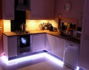 Светодиодная лента на кухне: готовые варианты